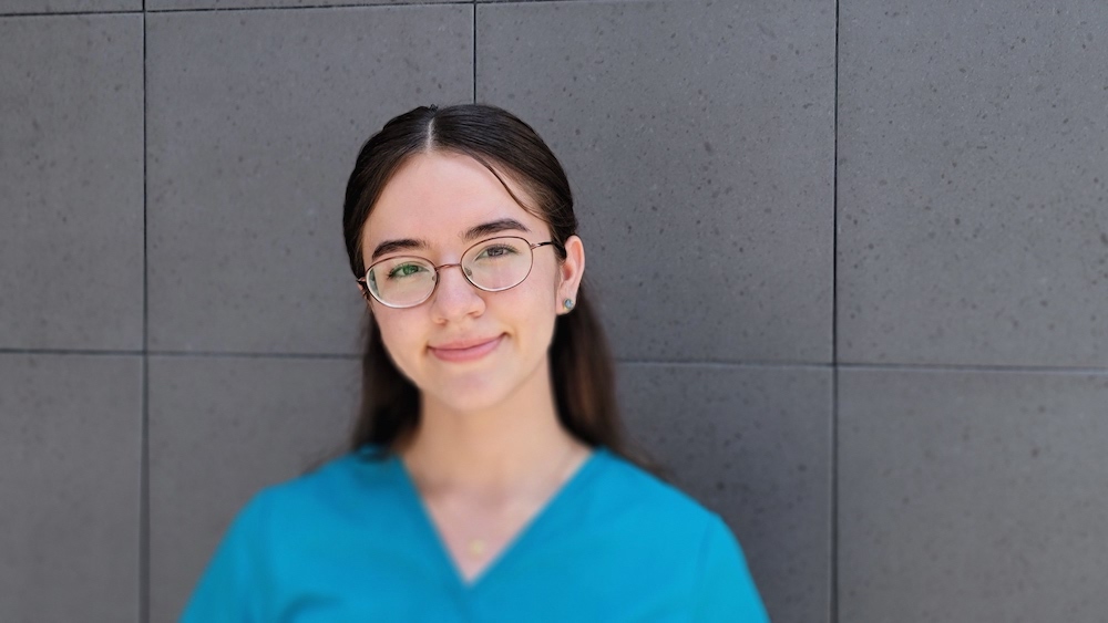 Dental Surgeon Danielle with her headshot picture